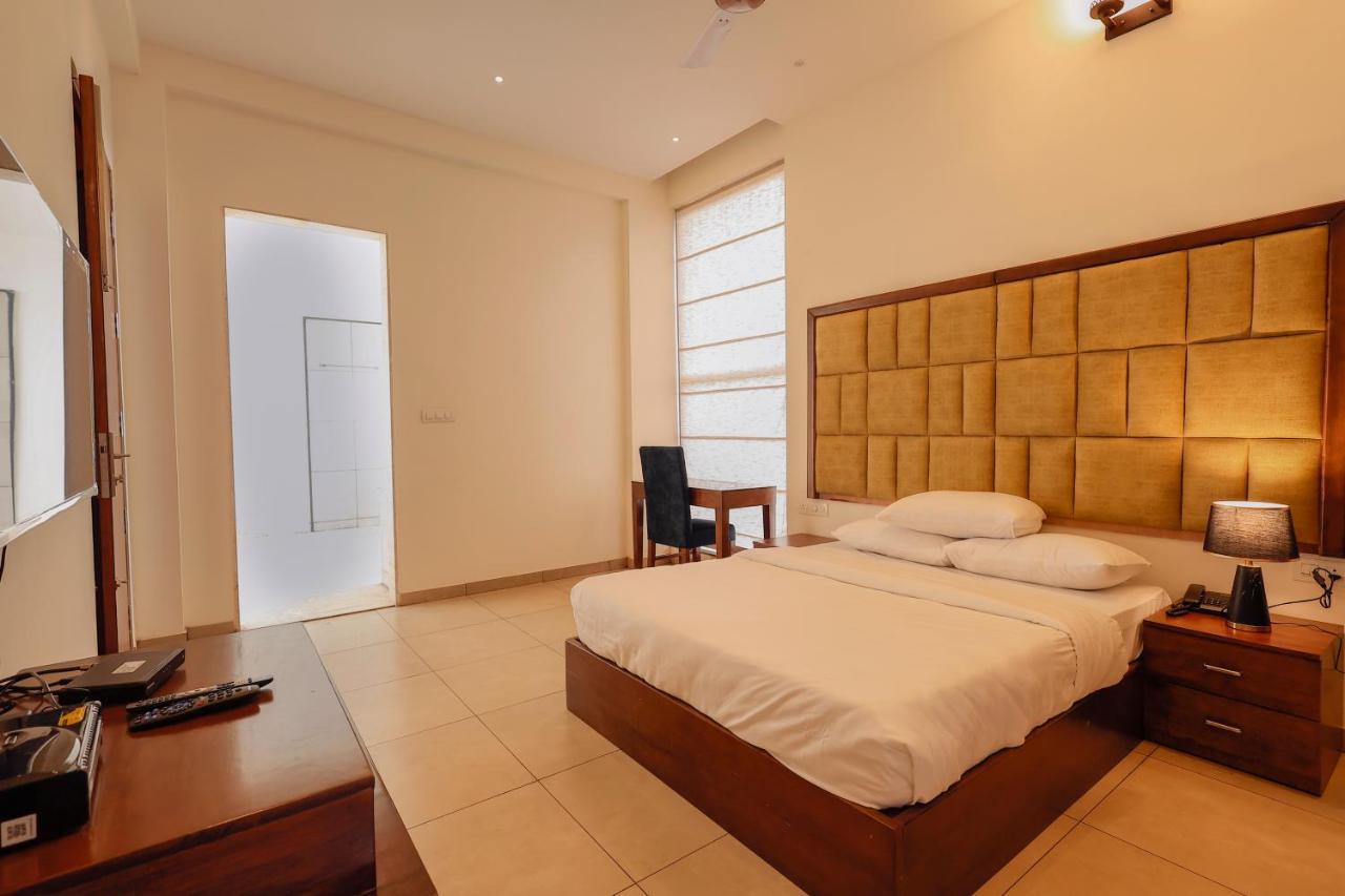 Falcon Suites Whitefield Bangalore Exteriör bild