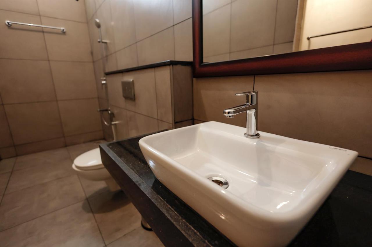 Falcon Suites Whitefield Bangalore Exteriör bild
