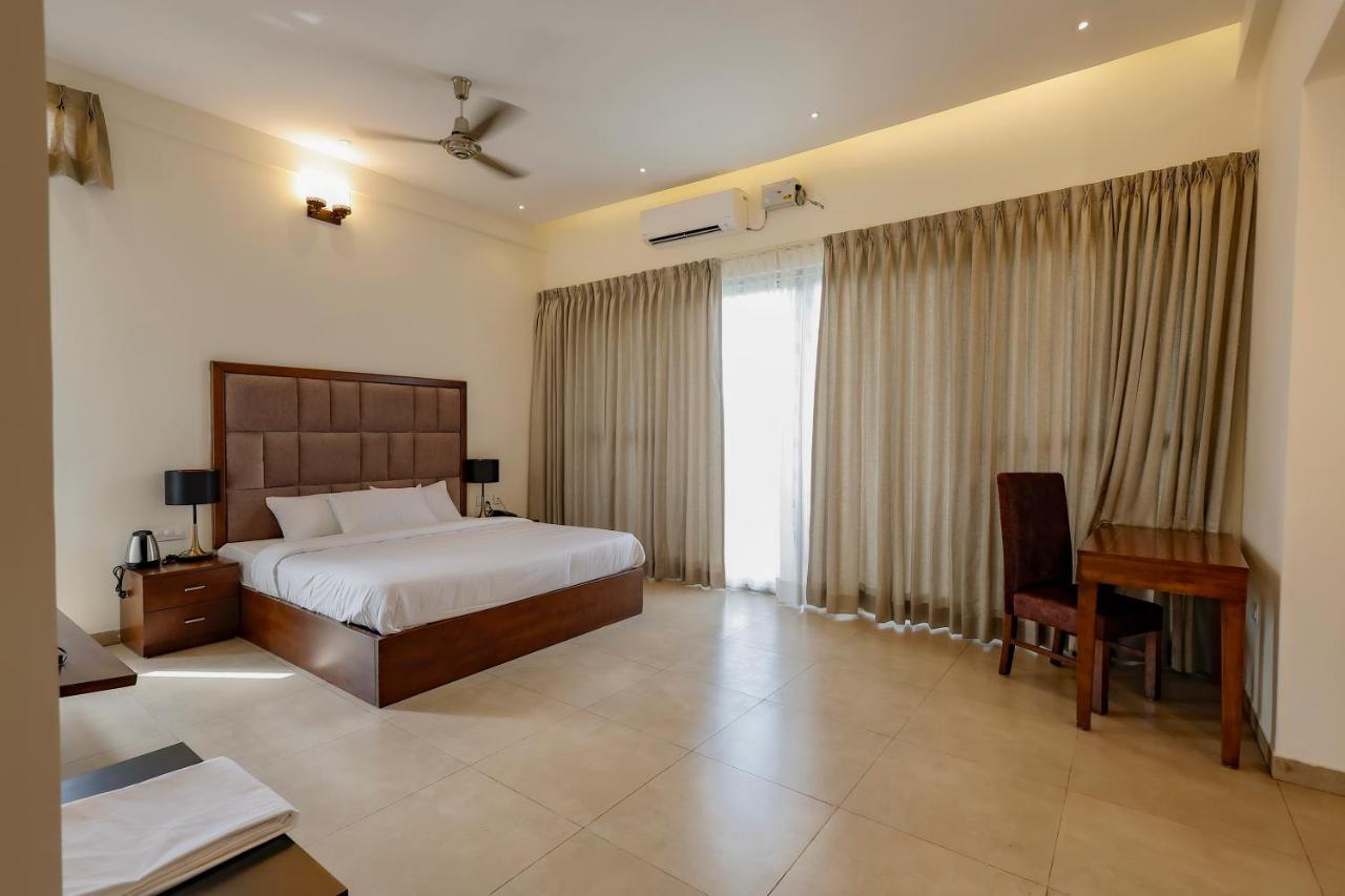 Falcon Suites Whitefield Bangalore Exteriör bild